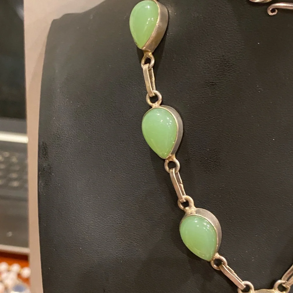 Elegant Green Chrysoprase Teardrop Necklace in Silver Tone Artisan Necklace - Picture 7 of 11